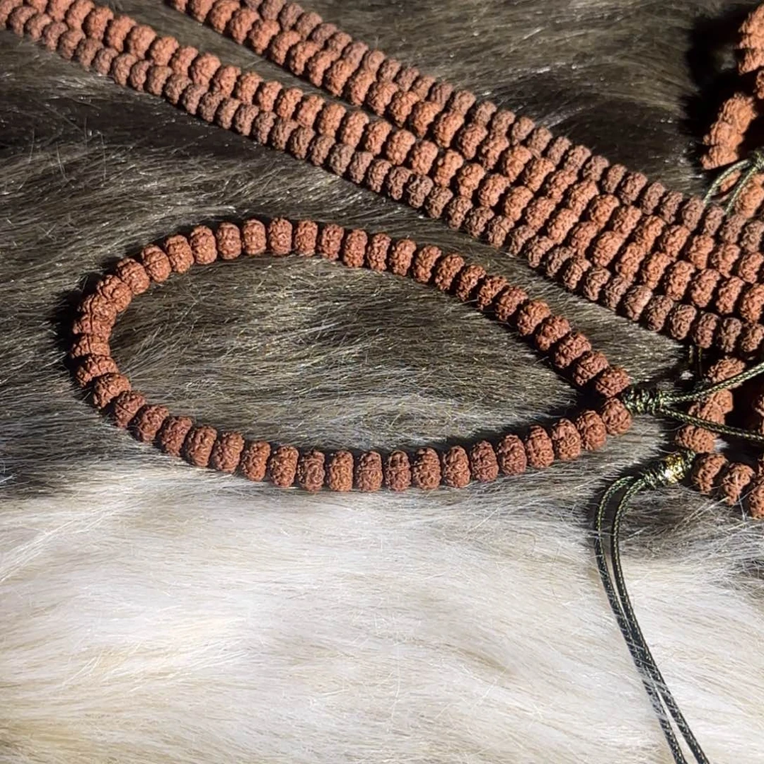 多***龙脊菩提吊坠平细手持