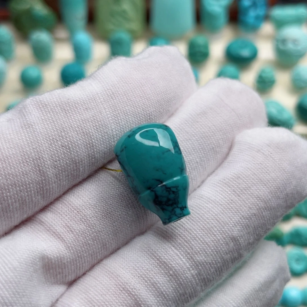 未镶嵌绿松石珠宝奇石