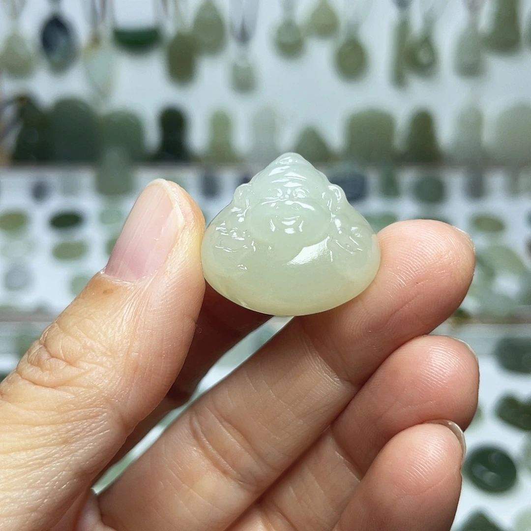 颈饰未镶嵌和田玉（翠青玉）