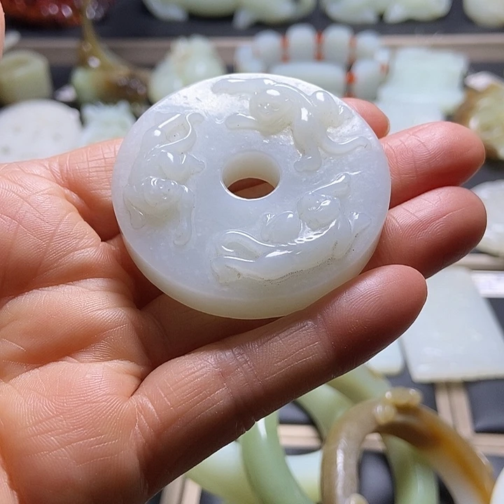 和田玉未镶嵌挂件