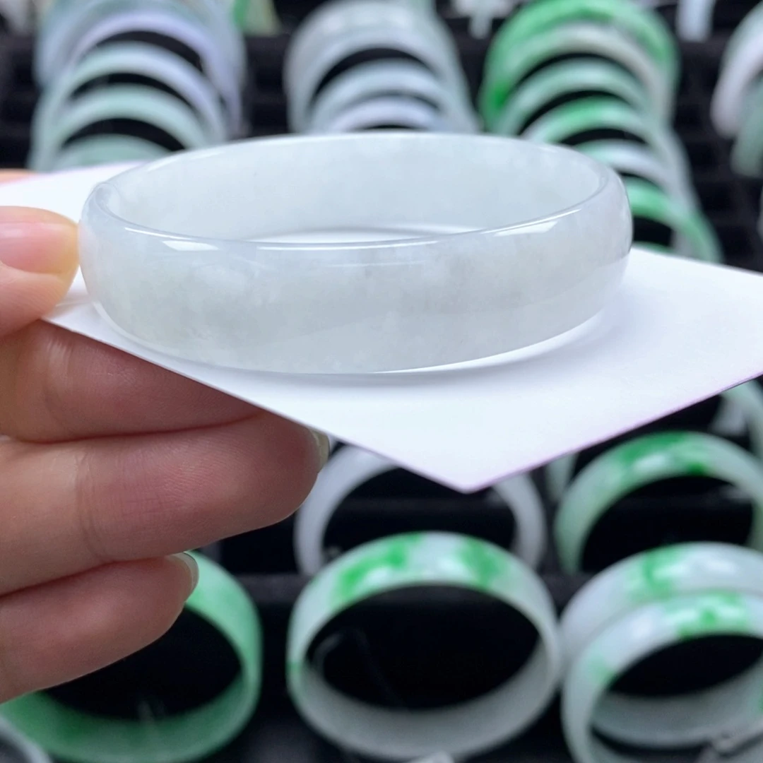 翡翠手镯未镶嵌公主