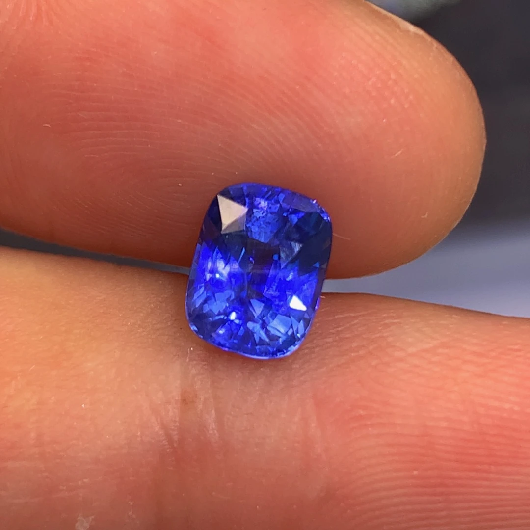 蓝宝石裸石未镶嵌1.56ct无烧