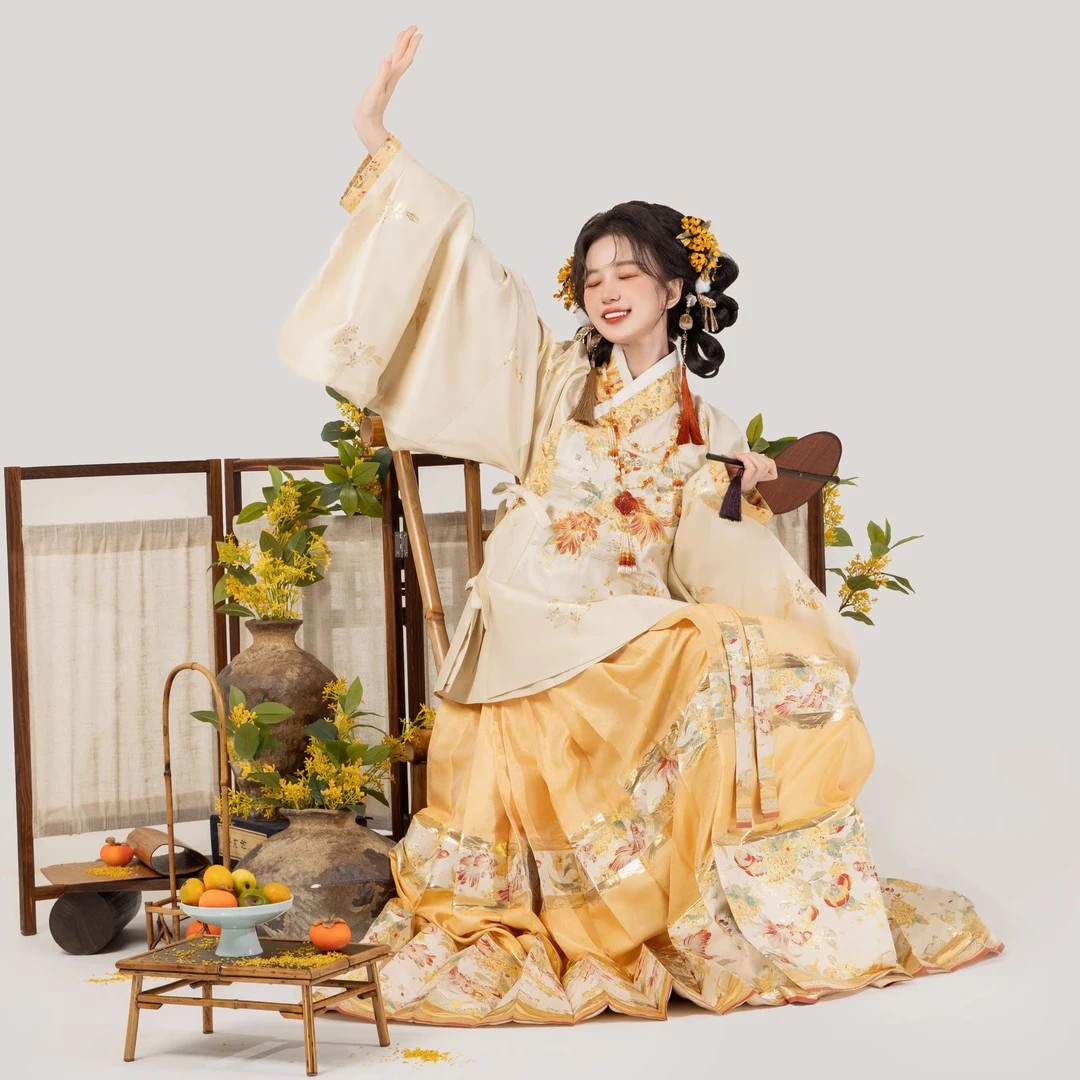 2025新款【满陇桂鲤】马面裙织金妆花锦鲤汉服秋冬装国风服饰浅黄色