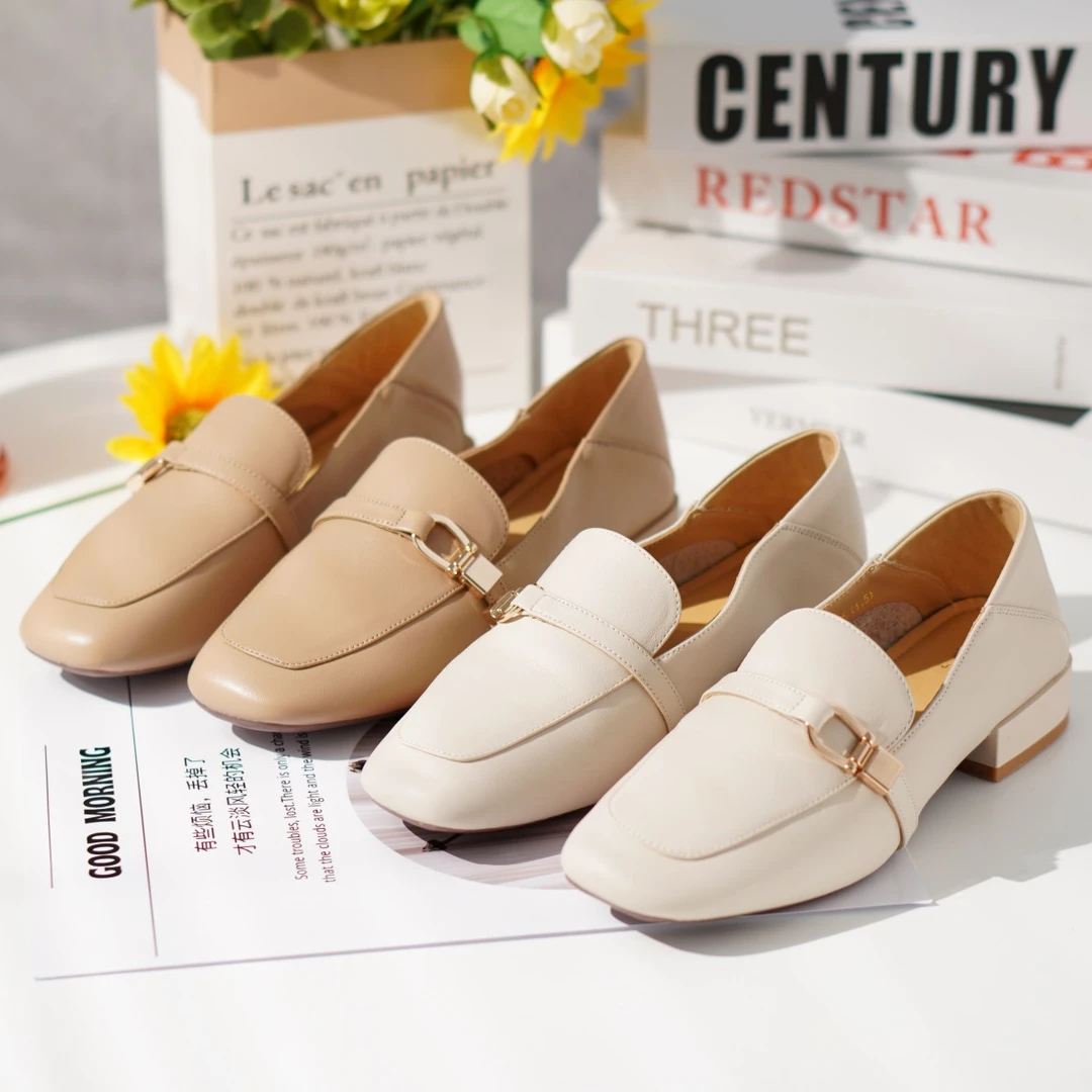 一路童行 3061511 女士时尚牛皮方头扣饰乐福鞋品牌撤柜