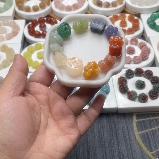 石英质玉（非洲翠）合金手串