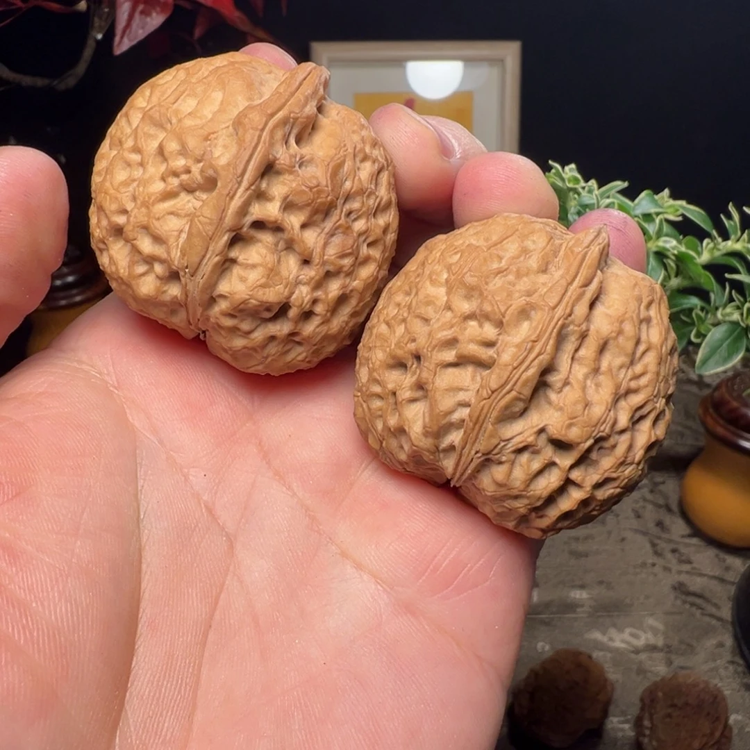 文玩核桃吊坠密纹石斧43mm