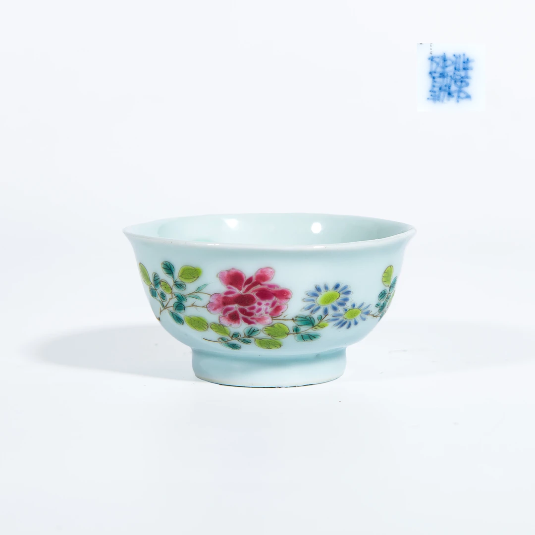 (预展)7.清雍正 粉彩折枝花卉纹杯