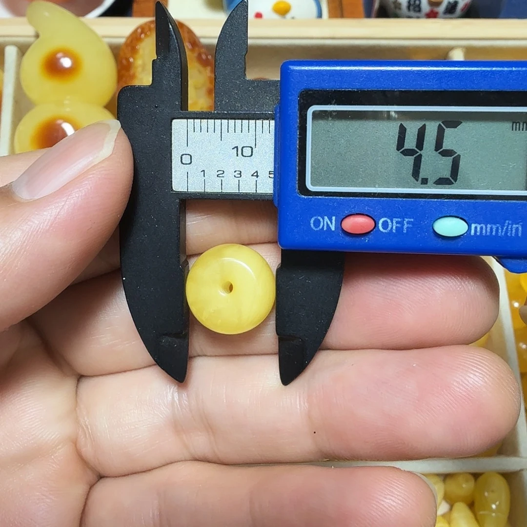 琥珀未镶嵌裸石成品