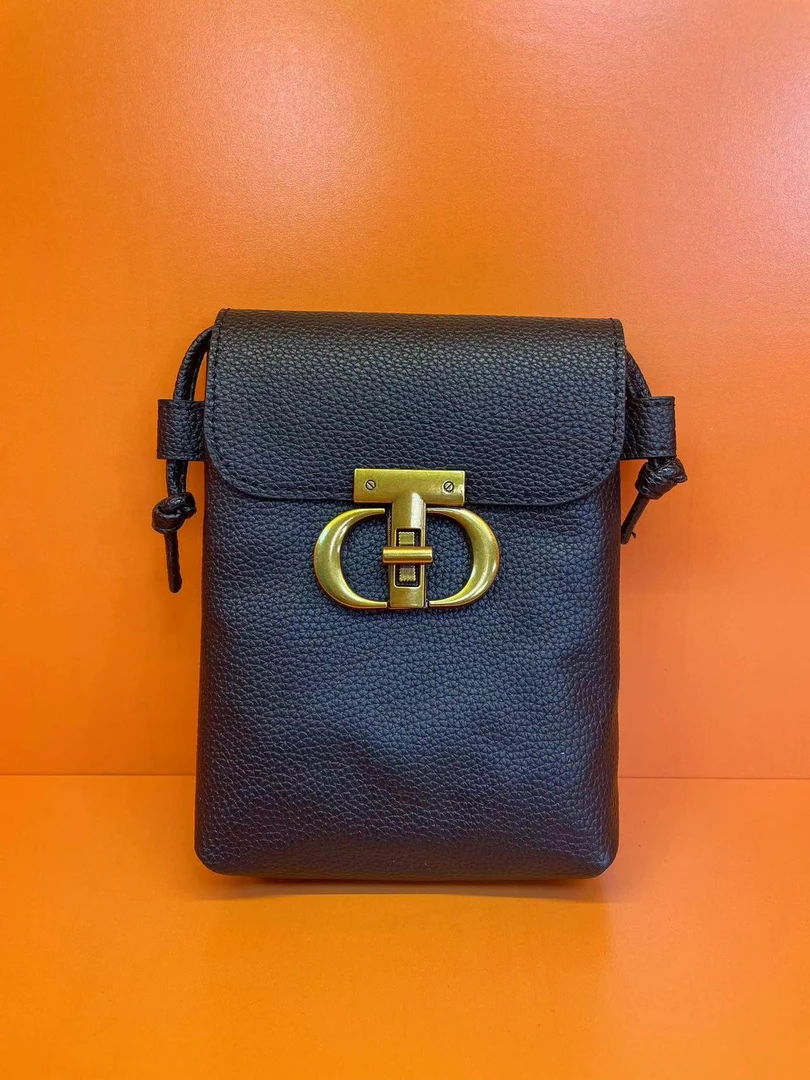 2025新款小容量女士手机包通勤小众高级感字母单肩斜跨包60132