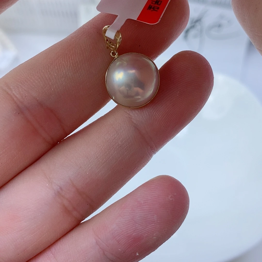 18K金镶嵌颈饰拼合珍珠（马贝珠）