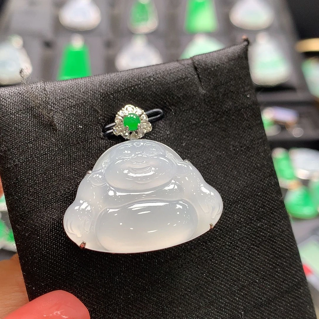 翡翠18K金镶嵌颈饰佛公