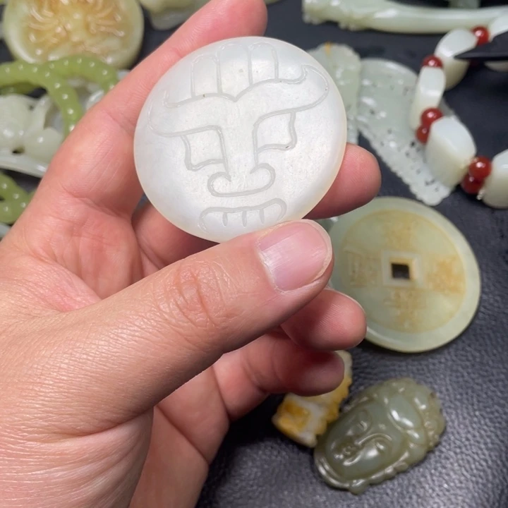 和田玉未镶嵌颈饰