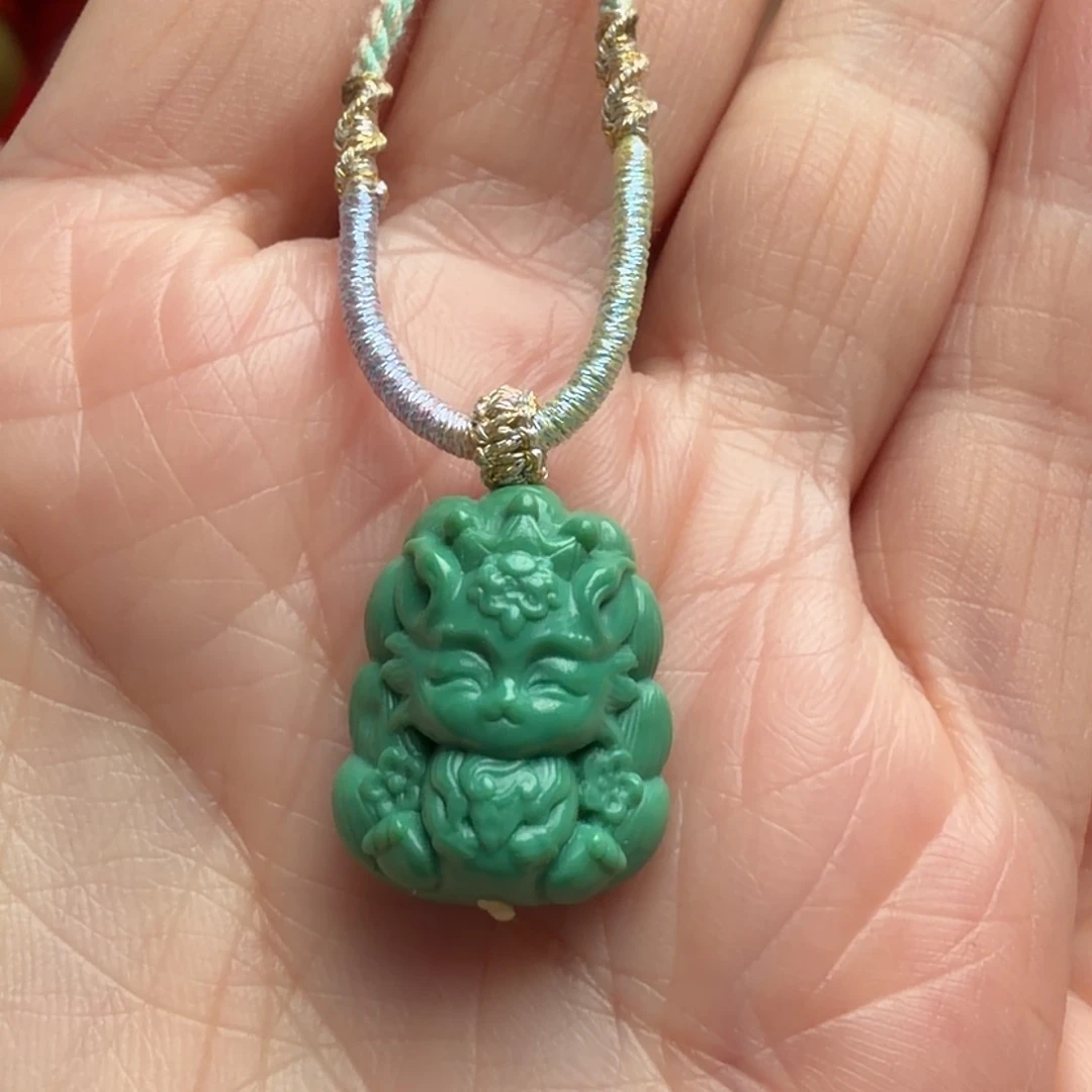 绿松石未镶嵌颈饰