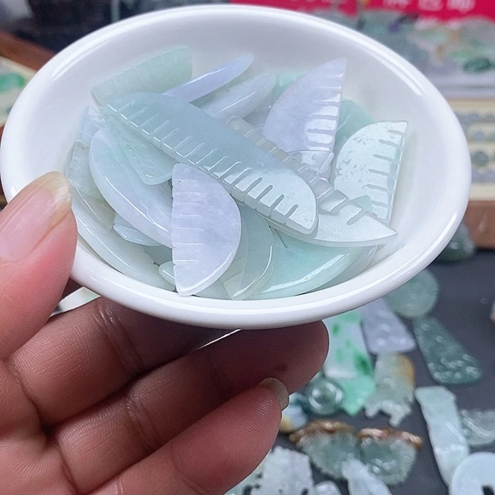 吊坠(不含链)未镶嵌翡翠一个20