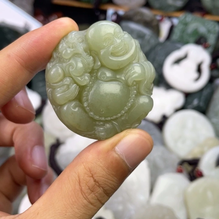 和田玉未镶嵌颈饰