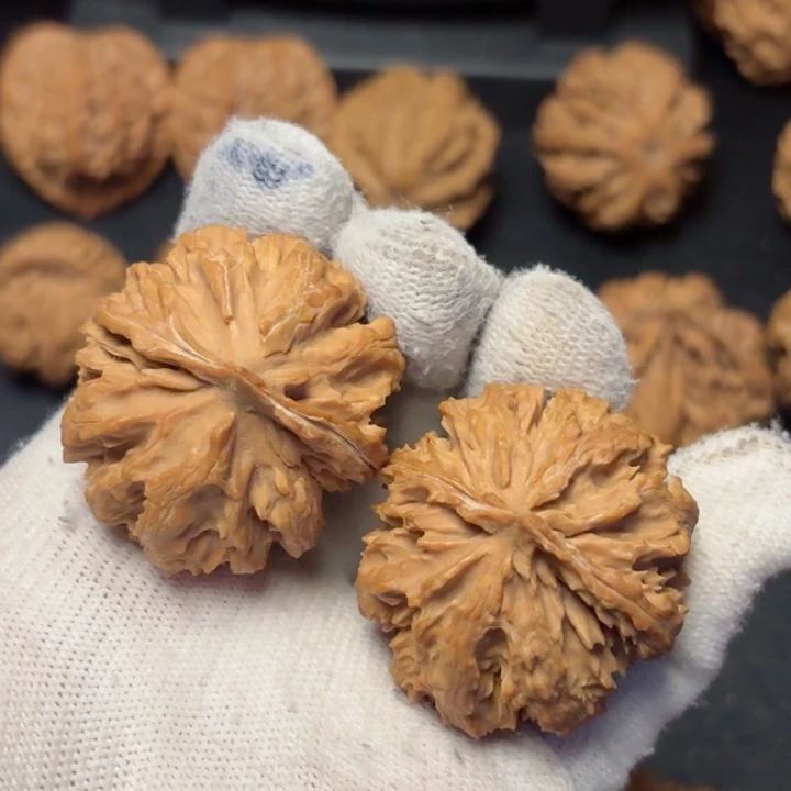 文玩核桃吊坠秦岭野生灯笼21