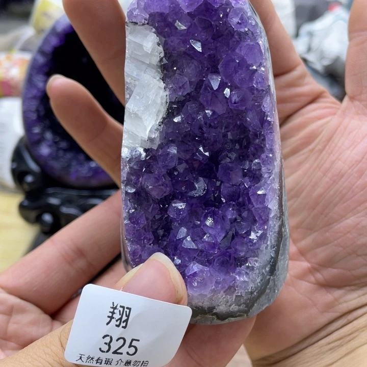 未镶嵌水晶大型摆件（非配饰）