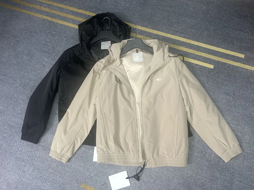 【小牛奢品】蒙家连帽外套