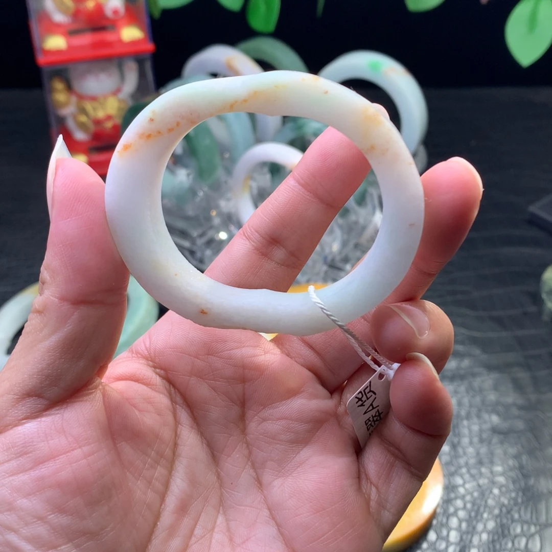 定制翡翠未镶嵌手镯