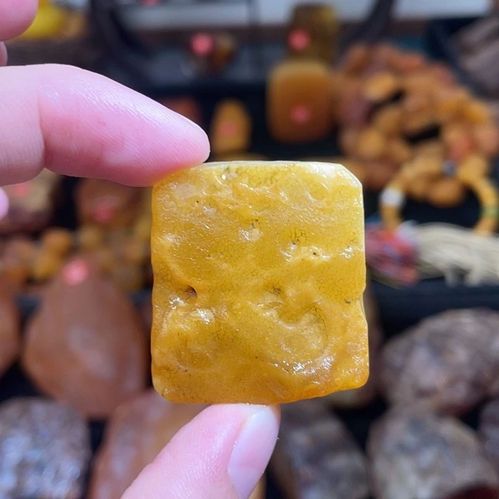 琥珀未镶嵌珠宝奇石