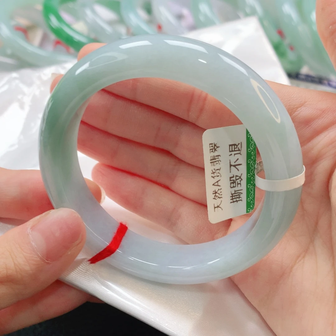 翡翠手镯未镶嵌5556圈