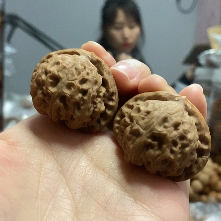 把件文玩核桃38红皮宫灯