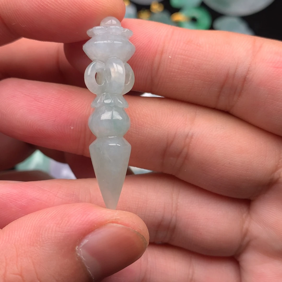 颈饰未镶嵌翡翠萱**咪缅甸翡翠