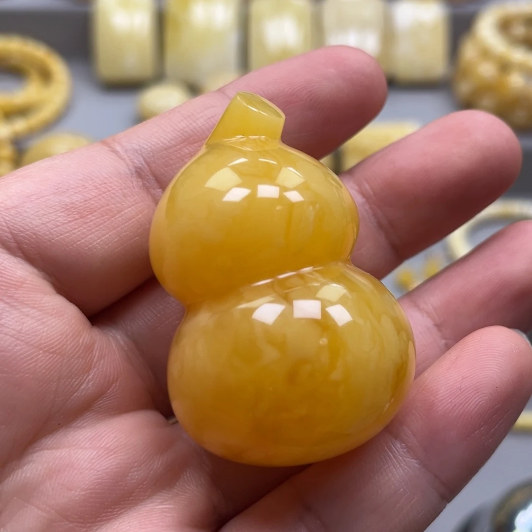 琥珀未镶嵌颈饰吊坠