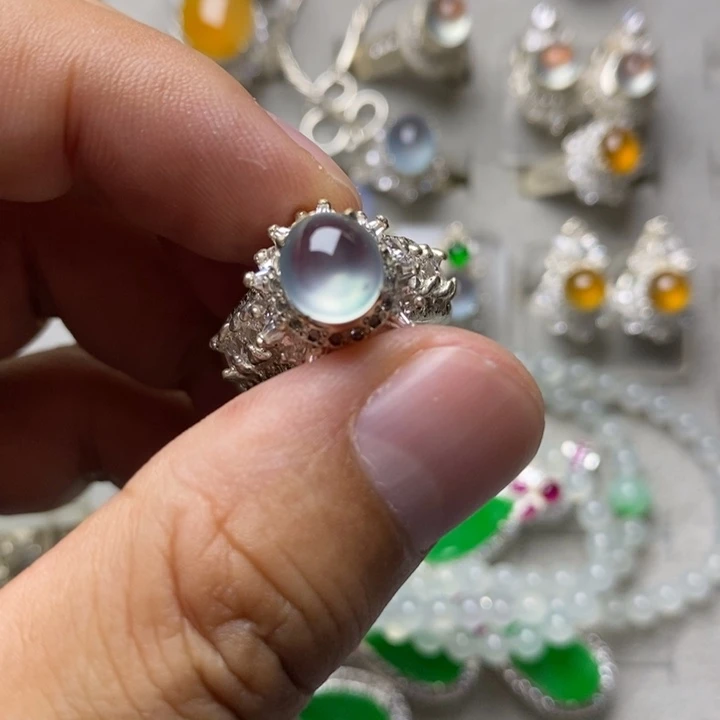 定制翡翠未镶嵌玻璃种8.5mm