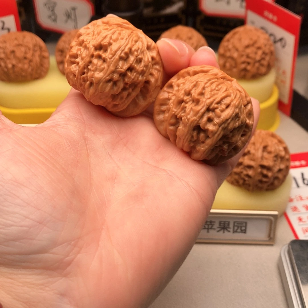 文玩核桃吊坠40尺白狮子14号