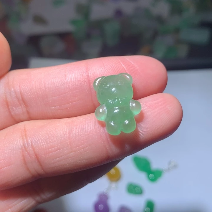 翡翠未镶嵌颈饰挂件