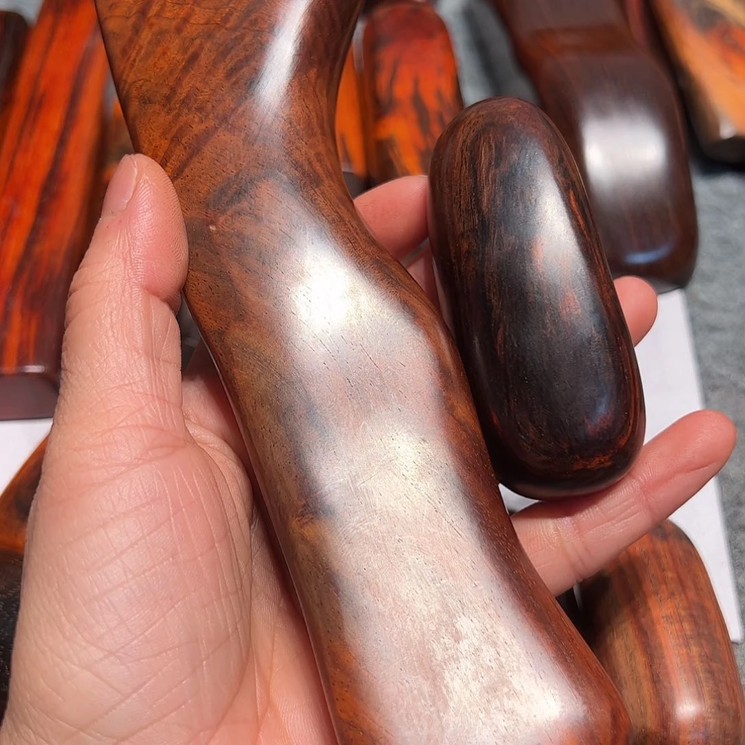 交趾黄檀（大红酸枝）