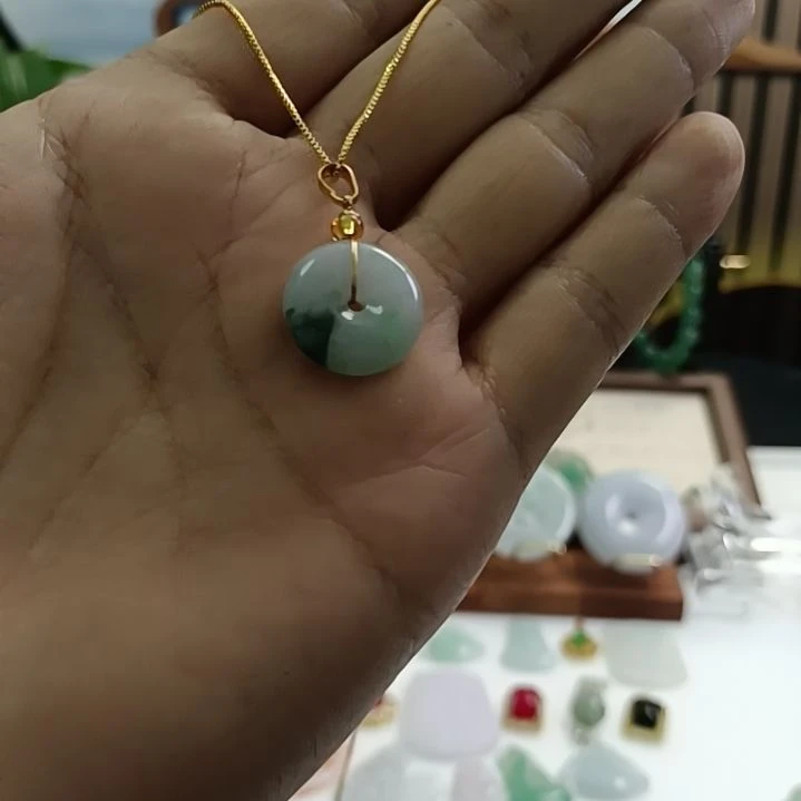 翡翠未镶嵌颈饰翡翠翡翠