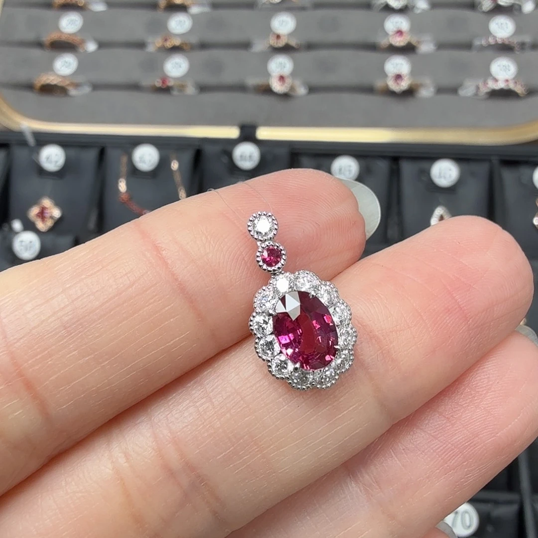 红宝石18K金镶嵌吊坠(不含链)无烧紫红复古浪漫1.11克拉