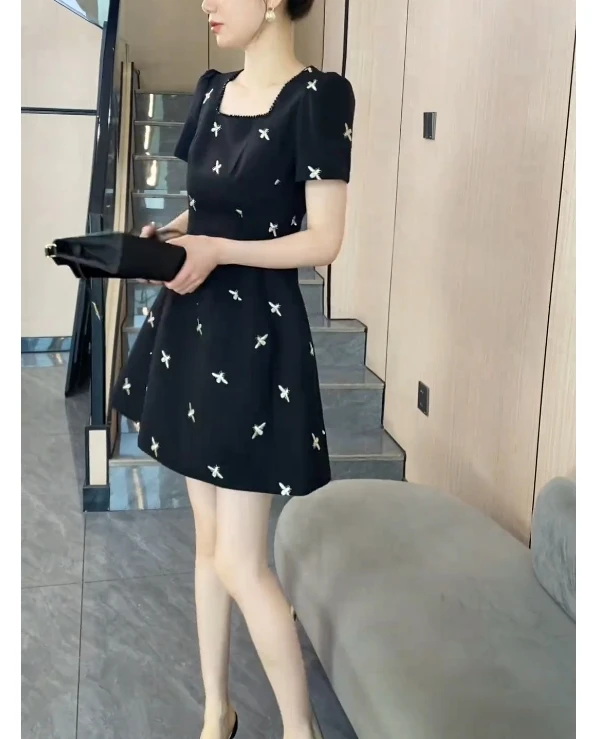小黑裙名媛短袖方领夏季复古收腰短款连衣裙XLB72701