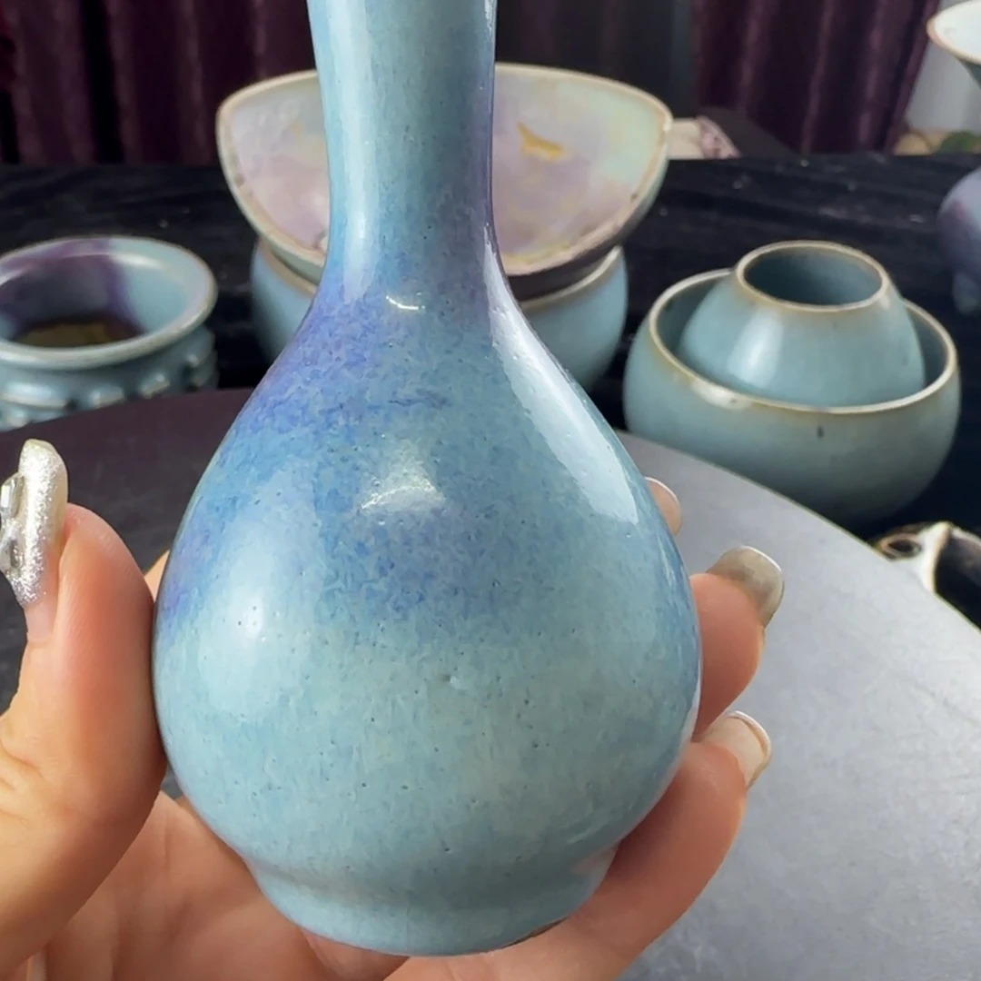 后***语瓷片器型规整，釉水清澈
