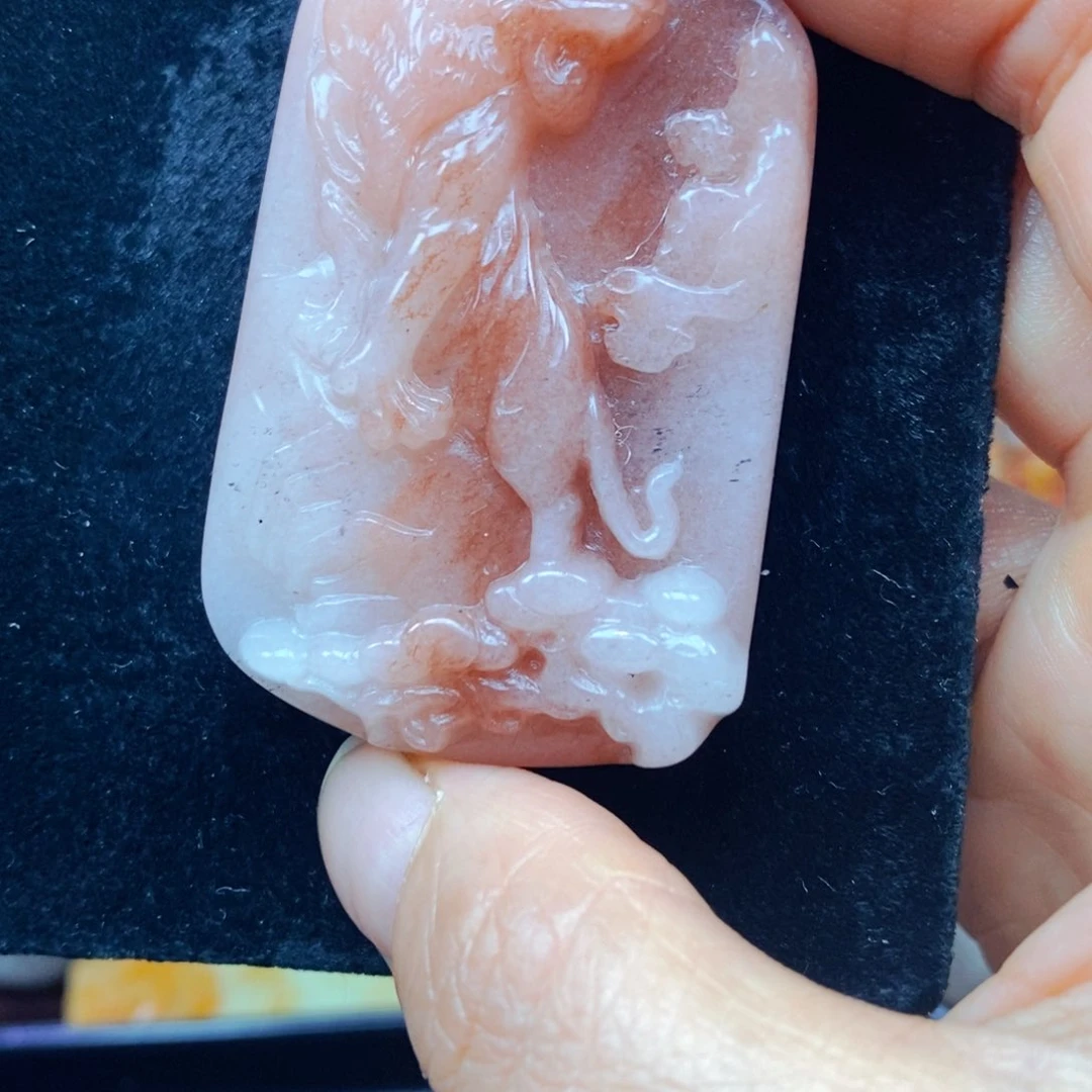 未镶嵌石英质玉（黄龙玉）颈饰