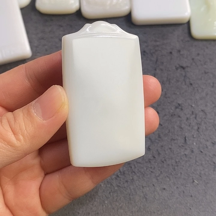 不***要和田玉未镶嵌颈饰