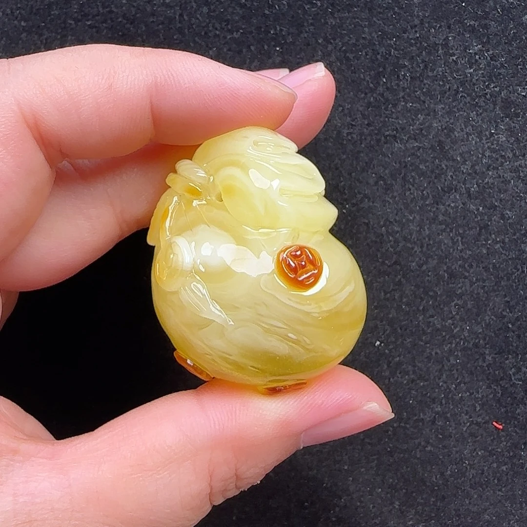 蜜蜡未镶嵌珠宝奇石