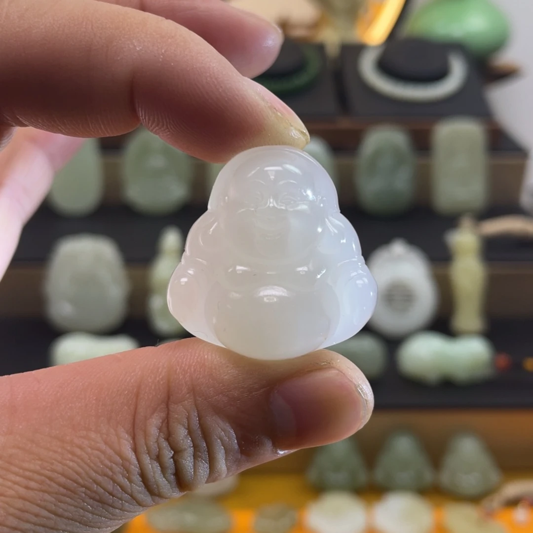 和田玉颈饰未镶嵌（有棉需要包容）