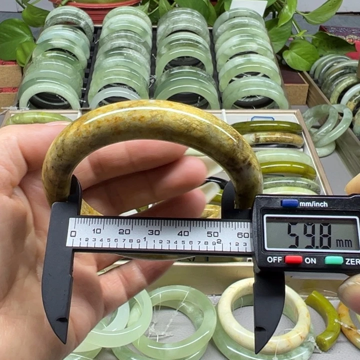 蛇纹石玉未镶嵌手镯26