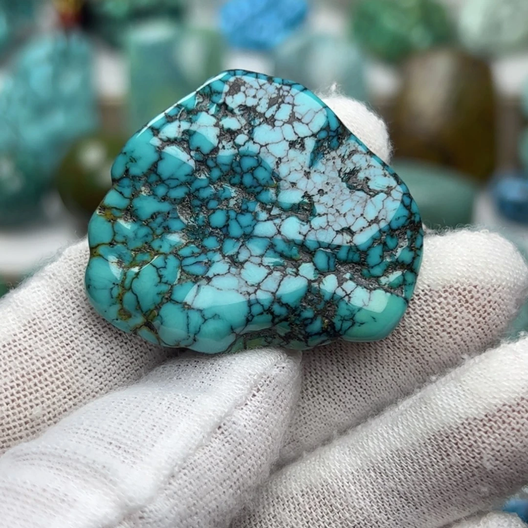 绿松石未镶嵌珠宝奇石