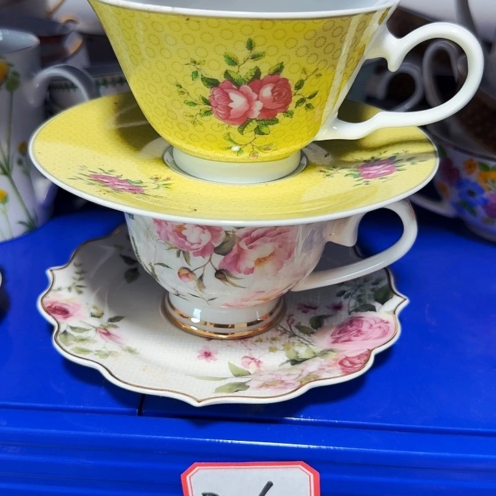 骨瓷l***…黄色杯碟20米，粉色17.5