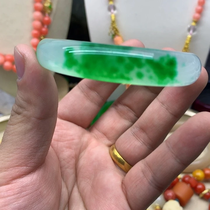 翡翠颈饰未镶嵌吊坠规格