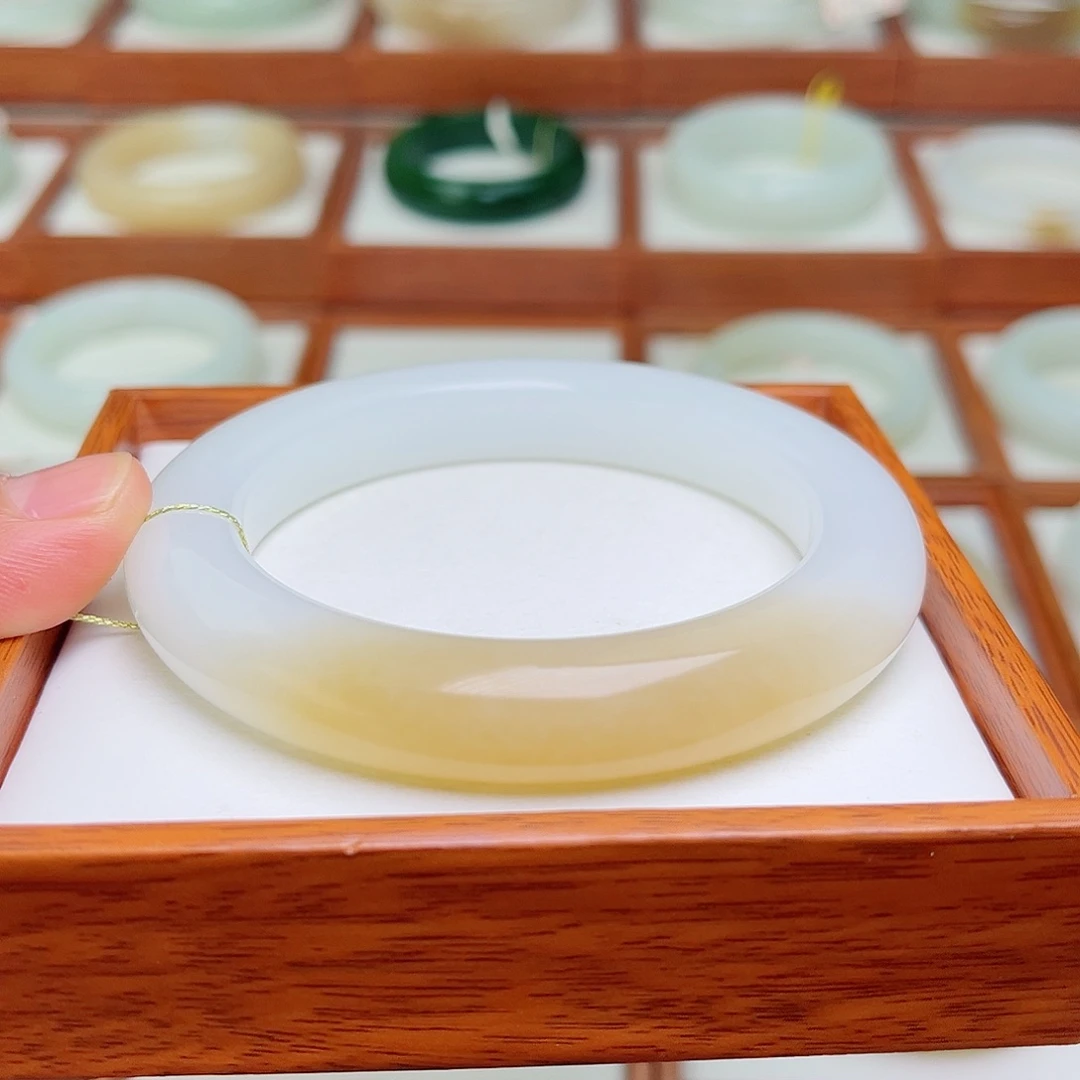 和田玉手镯未镶嵌60