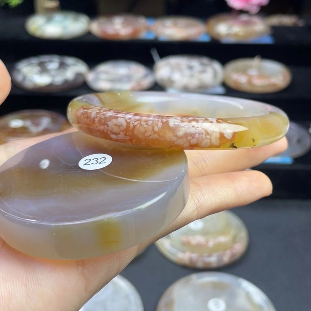 石英质玉手镯未镶嵌61/232