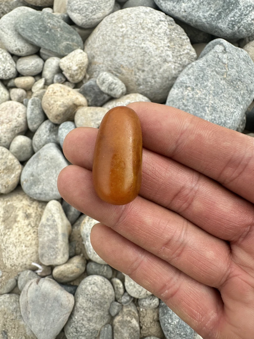 精品油润红皮无镶嵌小吊坠