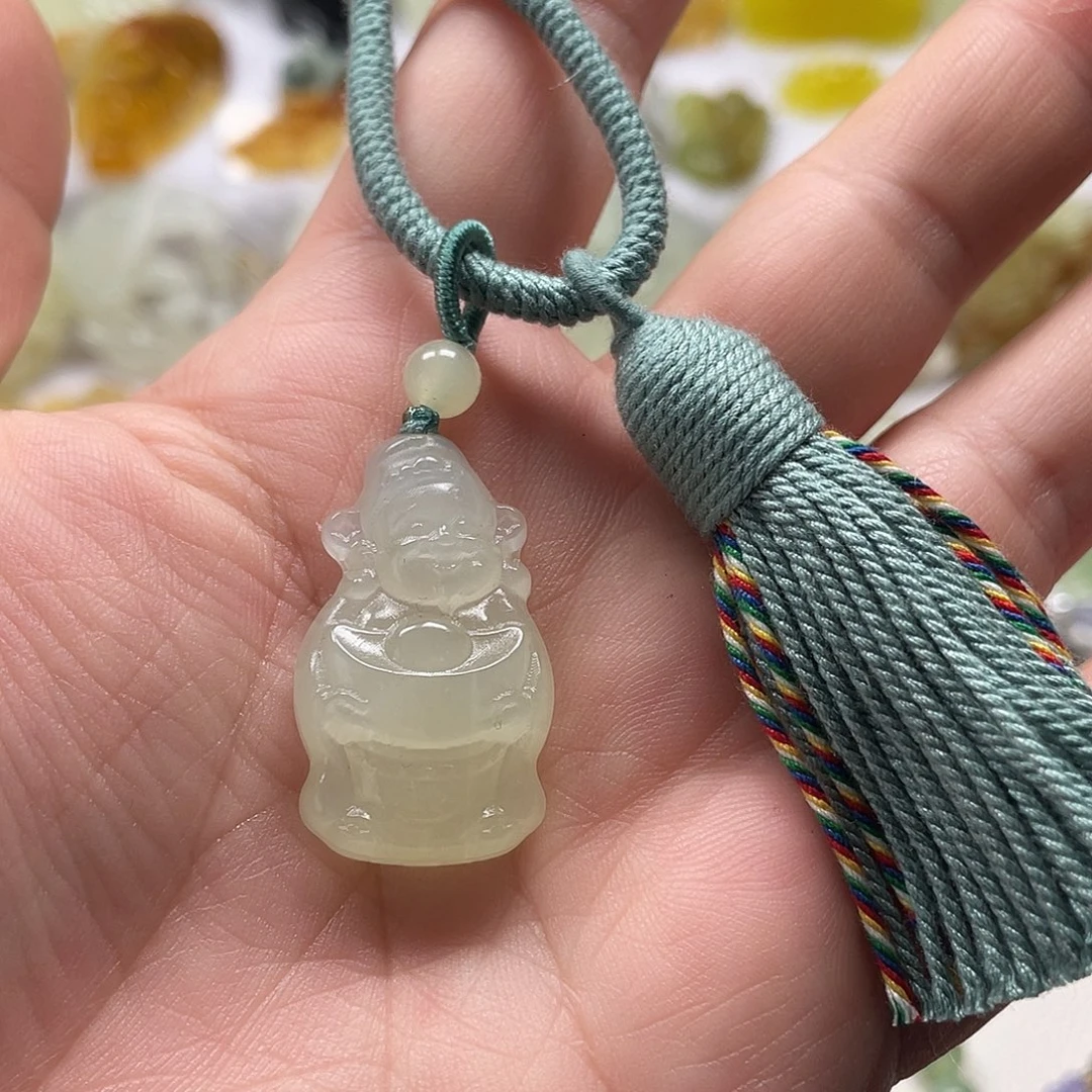 蛇纹石玉未镶嵌颈饰