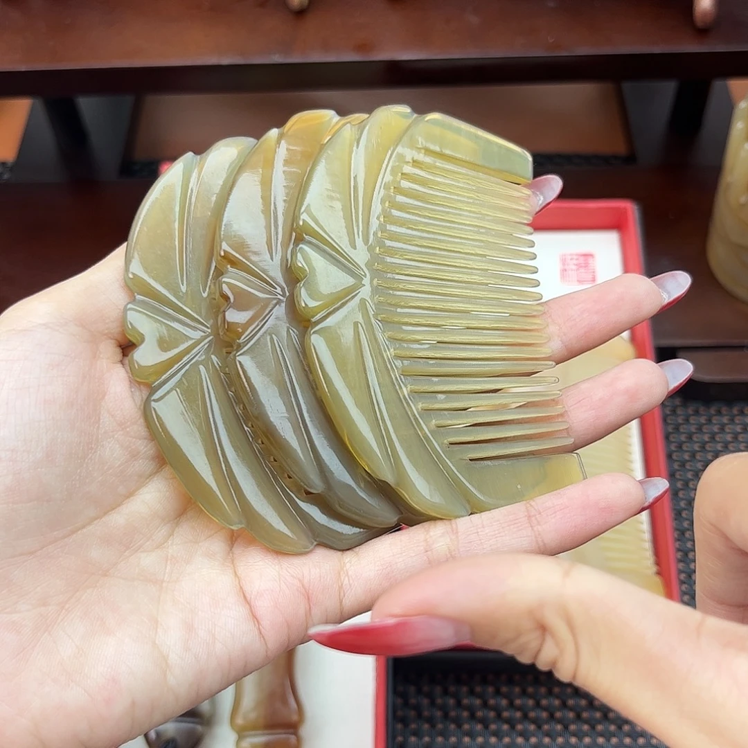 手工制作纯牛角梳子