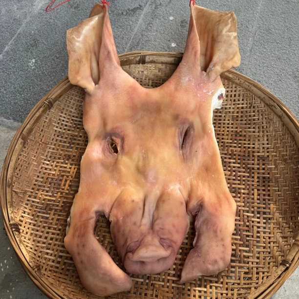 安徽咸猪头肉腊猪脸猪面皮无骨带耳朵整只左右非烟熏下酒菜